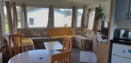 St Margaret's at Cliffe Otro | Private caravan situated at Parkdean Holiday Resort St Margaret's at Cliffe number 18