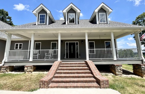 Celina Casa | Private & Cozy Home, Close to Lake