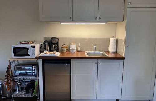 Piedmont Pines Apartamento | Estudio de jardín privado con espacio de oficina separado, magníficas vistas de la bahía, Oakland Hills