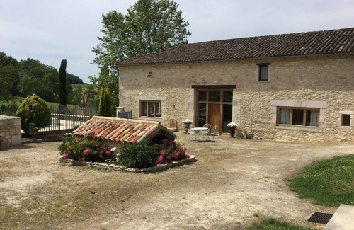 Sigoules Casa | Casa rural privada en alquiler en una finca vinícola