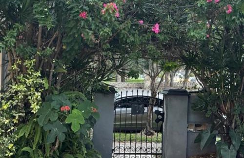 Runaway Bay Apartamento | Private Granny flat - Guesthouse