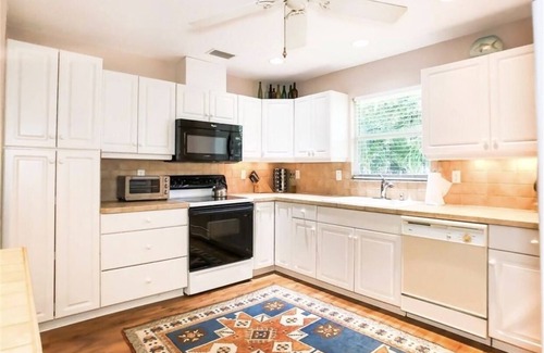 Pineland Casa | Hideaway privado en la comunidad de Pine Island Pool y Marina a pocos pasos de distancia.