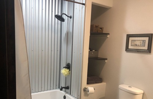 Rapid City Casa | ¡Casa privada disponible para el alquiler del Sturgis Rally! ¡Relajarse! ¡Bañera de hidromasaje! ¡Sillon de masage!