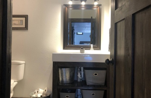 Rapid City Casa | ¡Casa privada disponible para el alquiler del Sturgis Rally! ¡Relajarse! ¡Bañera de hidromasaje! ¡Sillon de masage!