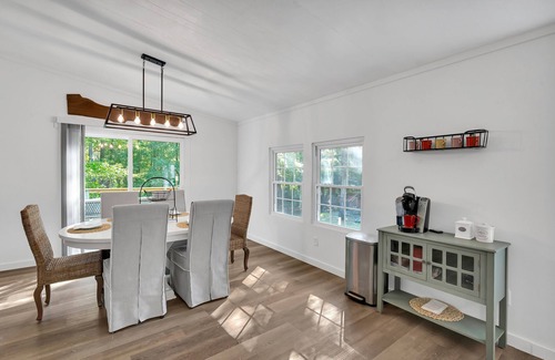 Karnack Casa | Private home located on the water!🎣 🛶 5 KAYAKS INCLUDED with your stay for FREE!