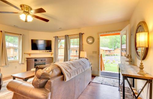 Cherokee Casa | Private Hot Tub Tuckasegee River Couples Escape