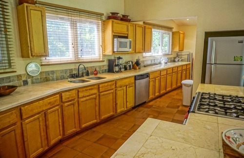 Palm Beach Estates Casa | Playa segura privada Piscina espectacular Surf 3/2 baño Bicicletas Surf + tablas de surf