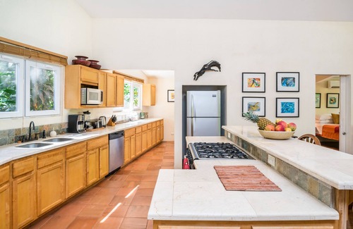 Palm Beach Estates Casa | Playa segura privada Piscina espectacular Surf 3/2 baño Bicicletas Surf + tablas de surf