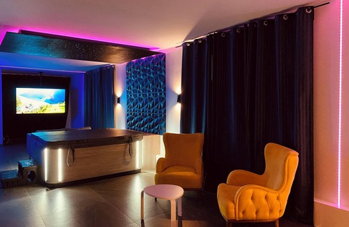 Entzheim Apartamento | Private loft - Jacuzzi pro & sauna - All in One