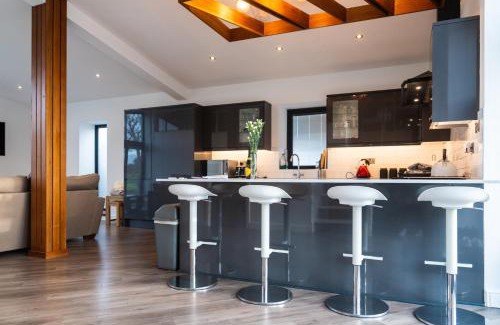 Radbourne Casa | PRIVATE LUXURY BARN IN ITS OWN 0.75ACRES