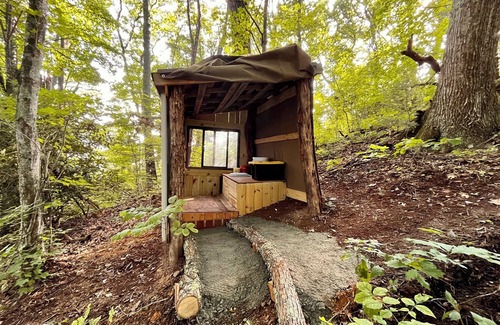 Fletcher Alquiler De RV | Private mountain top campsite. Wilderness feel yet convenient to Asheville.