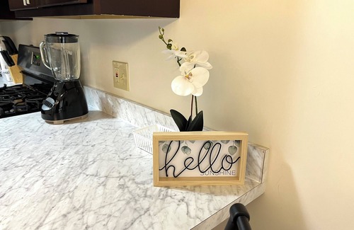 Grenloch Apartamento | ✭ Private One Bedroom ✭ Minutes from Center City ✭ Ideal for Long Stays ✭