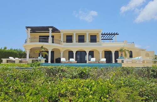 Crocus Hill Villa | Retiro privado con vistas panorámicas al océano - piscina climatizada