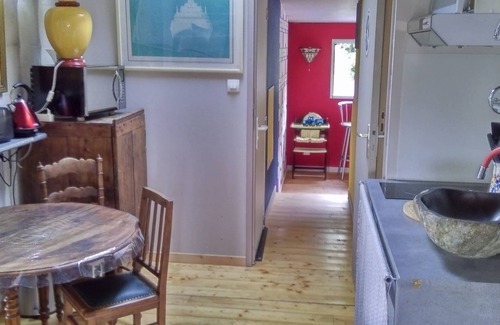 Soucelles Apartamento | En una casa de arquitecto con piscina, spa, jardín, cita. entrada independiente