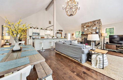 Tumbling Shoals Casa | Casa privada, recientemente renovada, frente al lago a minutos de Little Red River y