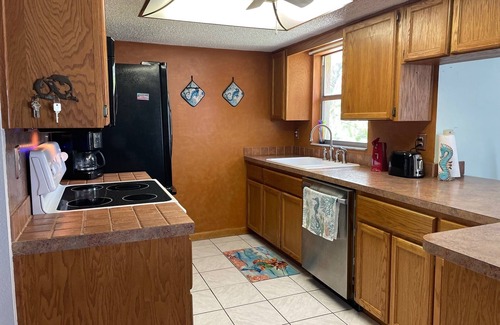 Gulf Coast Acres Casa | Private retreat with pool, the Salty Seahorse!