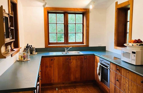 Saint Omer Casa | Private seaside cottage with boat only access.