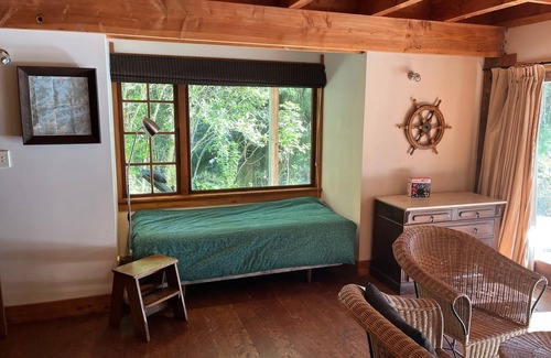 Saint Omer Casa | Private seaside cottage with boat only access.