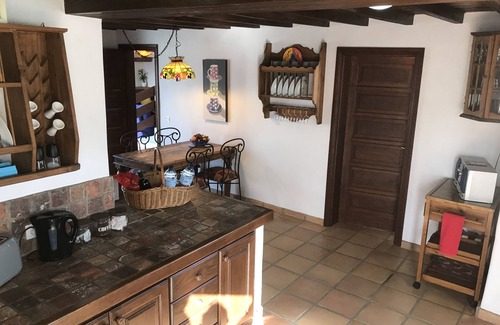 Tias Villa | Casa Maja, villa de lujo aislada, piscina climatizada eléctricamente, fibra Wi-Fi, todas las televisiones