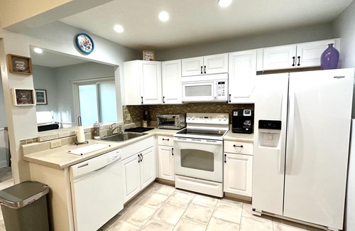 Cypress Gardens Casa | Private/Spacious 1BR Central Near LegoLand 2 Miles