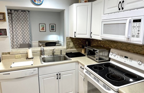 Cypress Gardens Casa | Private/Spacious 1BR Central Near LegoLand 2 Miles