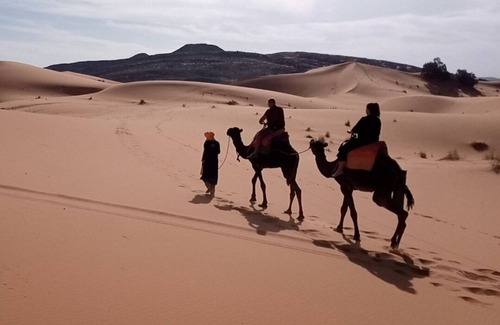 Merzouga Alquiler De RV | Private tent & camel trekking