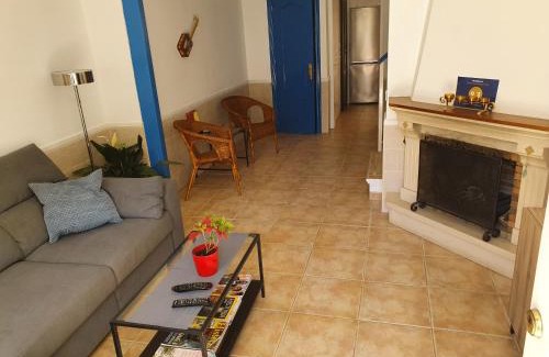 El Palo Casa | Private townhouse with roof terrace close to the beach