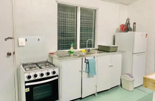 Nuku'alofa Casa | Private Twin Room - Tonga Coral Cottage