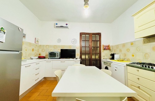 Solanas Villa | Villa privada con jardín para dos familias !!100m de la playa de solanas!