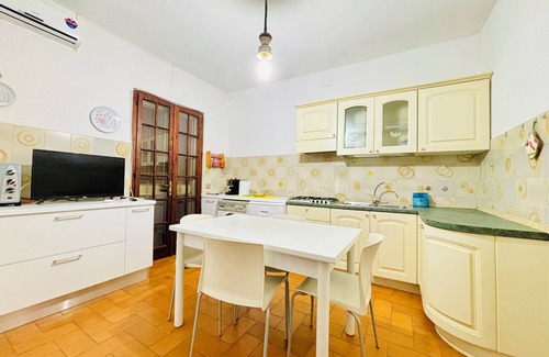 Solanas Villa | Villa privada con jardín para dos familias !!100m de la playa de solanas!