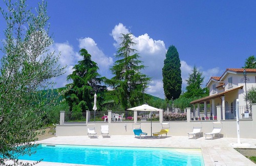 Figline e Incisa Valdarno Villa | Casa de vacaciones privada con A/C, piscina privada, WIFI, TV, terraza, cerca de Greve In Chianti