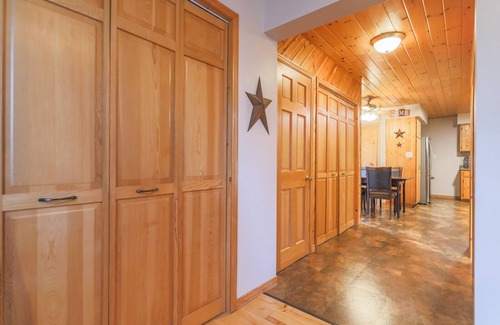 Lavigne Casa | Private Waterfront 4 Season Cottage - Must See!