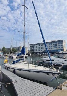 Kesklinn Alquiler De Eote | Private Yacht in the Heart of Tallinn