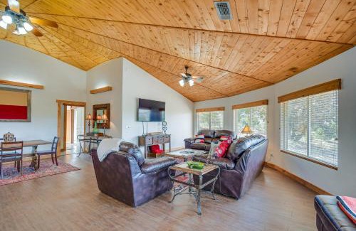 Palisades Casa | Private Yard and Fishing Dock Canyon Rim Retreat