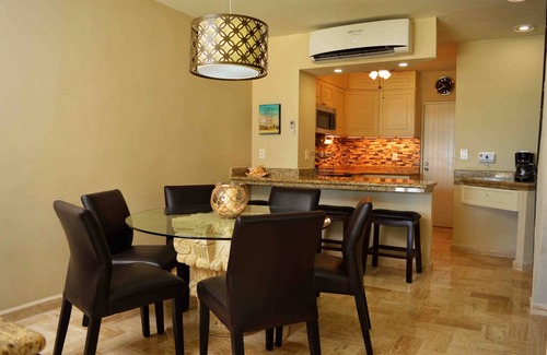Zona Hotelera Villa | Villa privada frente a la playa recientemente remodelada