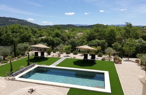 Saint-Saturnin-les-Apt Casa | Villa provenzal en el parque Luberon con piscina privada y bicicletas eléctricas.