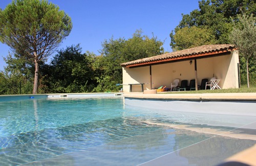 Saulce-sur-Rhone Casa | Provencal estate with swimming pool surrounded by 4 hectares of greenery!