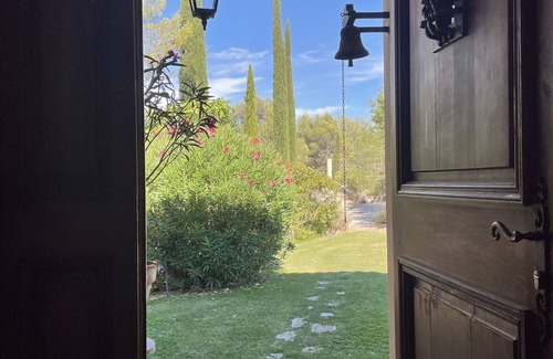 Peynier Casa | Provence house with swimming pool, Ste Victoire view, near Aix (sleeps 10)