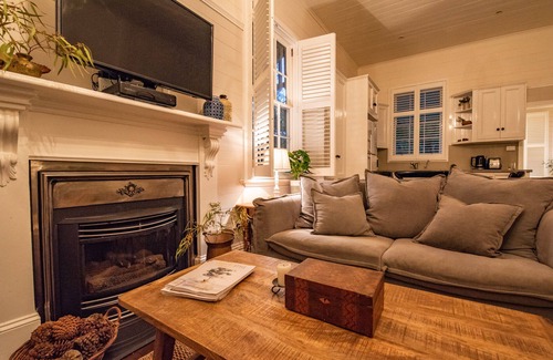 Narrandera Casa | Lujo provincial en su propia casa privada, familiar y que admite mascotas