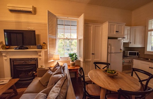 Narrandera Casa | Lujo provincial en su propia casa privada, familiar y que admite mascotas