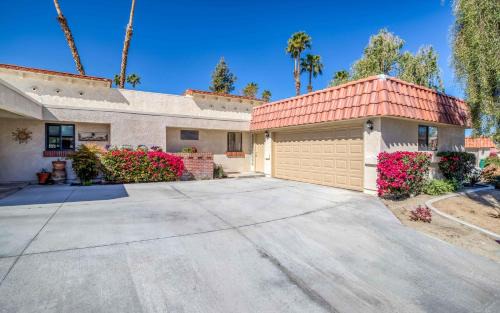 Palm Desert Casa | PS674 - East Island - Meredith Lodging