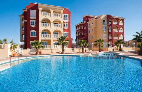 Los Alcázares Apartamento | Puerto Marina 3 bedroom 2 bathroom ground floor apartment with large terrace.