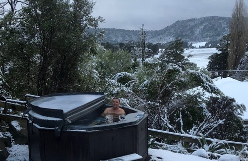 Ohakune Chalet De Esquí | Pukeiti - Designer Mountain Chalet with spa & mountain views