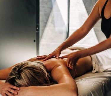 Lake St. Clair Hotel | Pumphouse Point