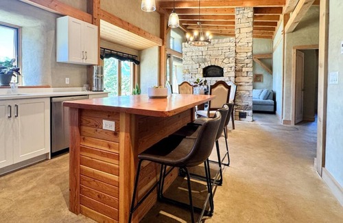 Golden Casa | Purcell View - Mountain Views