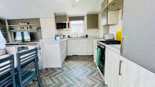 Selsey Complejo | Pure Living -West Sands, Quiet Grassy retreat Seal Bay