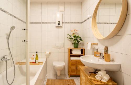 Gerolstein Apartamento | Pure Zen Suite I Eifelsteig I Sauna I BBQ I Garage