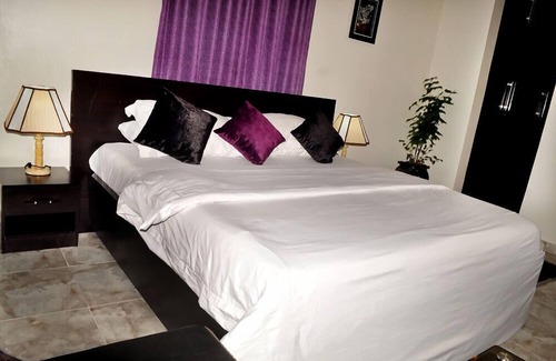 Jos Hotel | Qeesh Quintessential Apartments