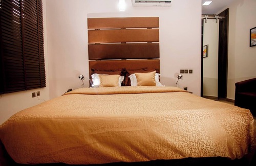 Jos Hotel | Qeesh Quintessential Apartments