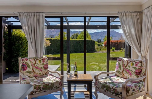 Lower Shotover Casa | Quail's Nest, Queenstown - Luxury Home & Garden